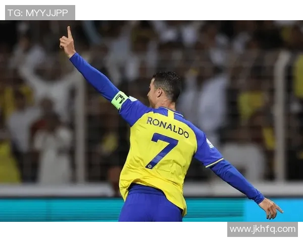 2007年足球巨星风云：梅西、C罗、卡卡等明星崭露头角的辉煌时刻