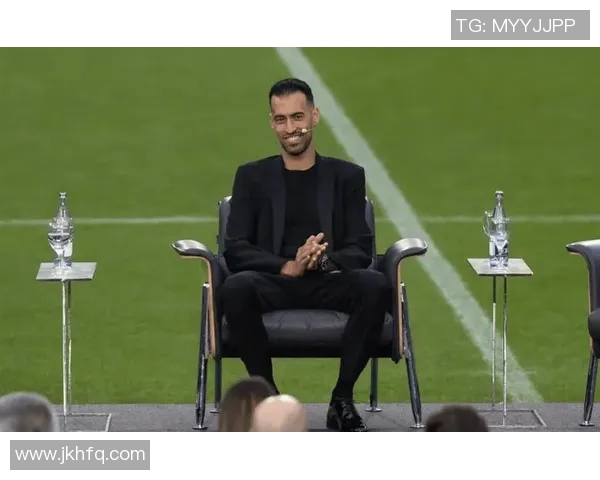 传奇落幕足球球星真情告别绿茵场引发球迷无限追忆 传奇落幕足球球星真情告别绿茵场引发球迷无限追忆