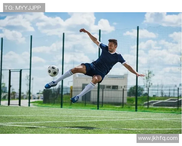 倒在绿茵场上英勇陨落的足球巨星们：他们为爱与梦想献出了生命